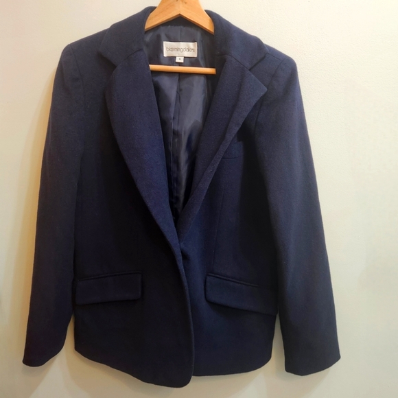 Bloomingdale's 100% Cashemere Navy Blazer Size 6 - Picture 1 of 7
